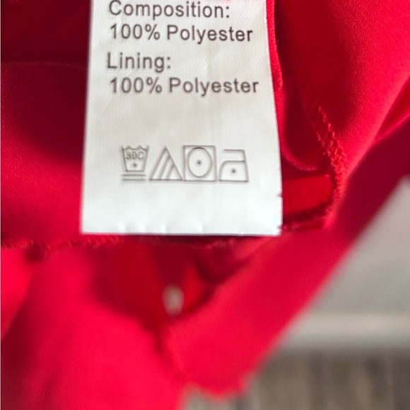 Pretty Garden Red High-Low Women's Blouse. Size medium - Picture 5 of 7